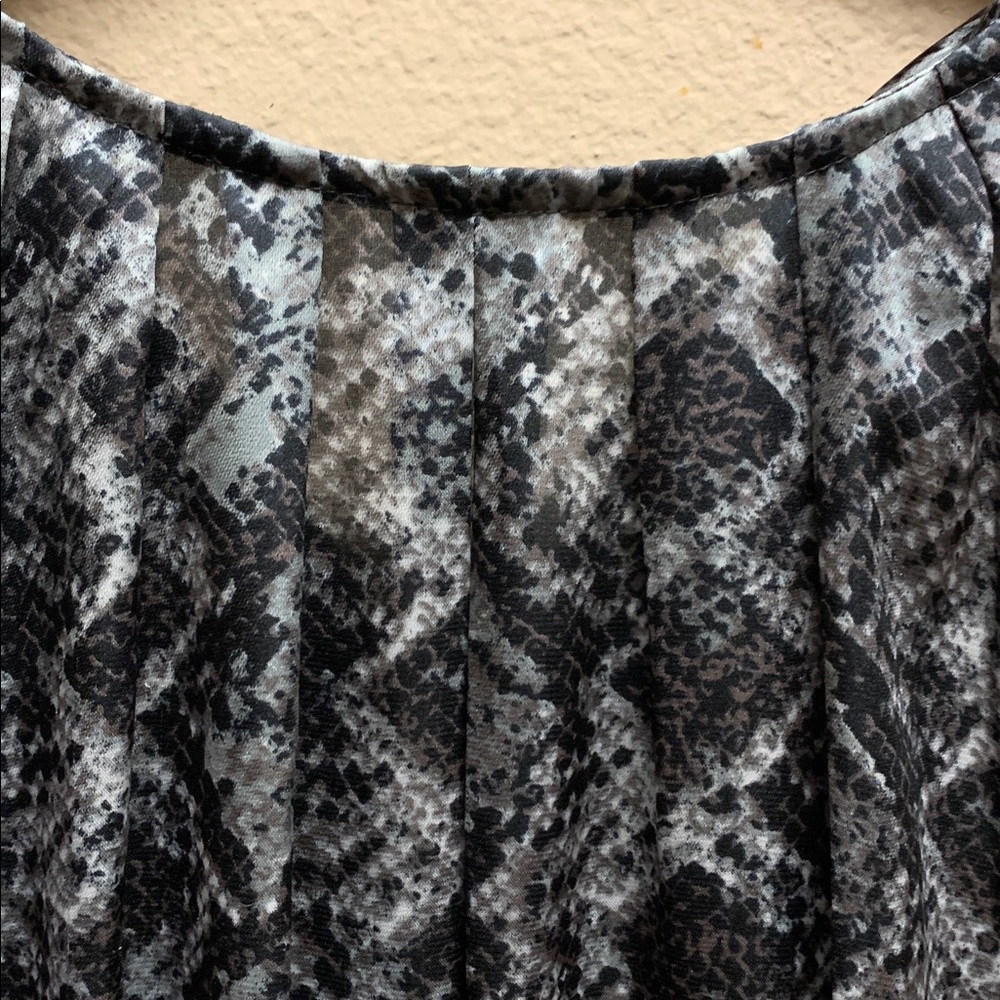 Violet & Claire Black and Gray Animal/Snake Print Sleeveless Blouse - Picture 7 of 14